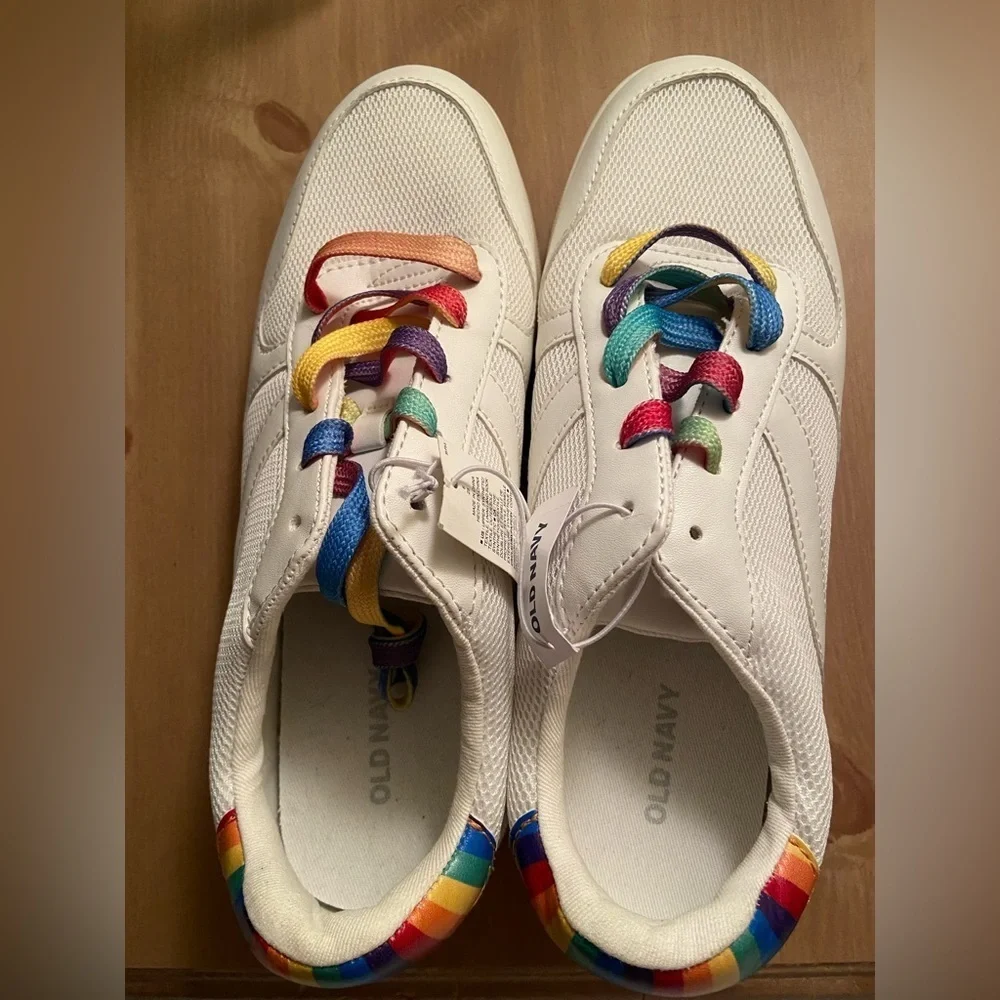 NWT Old Navy White with Rainbow accent sneakers Sz 8 Women’s Tennis Shoes